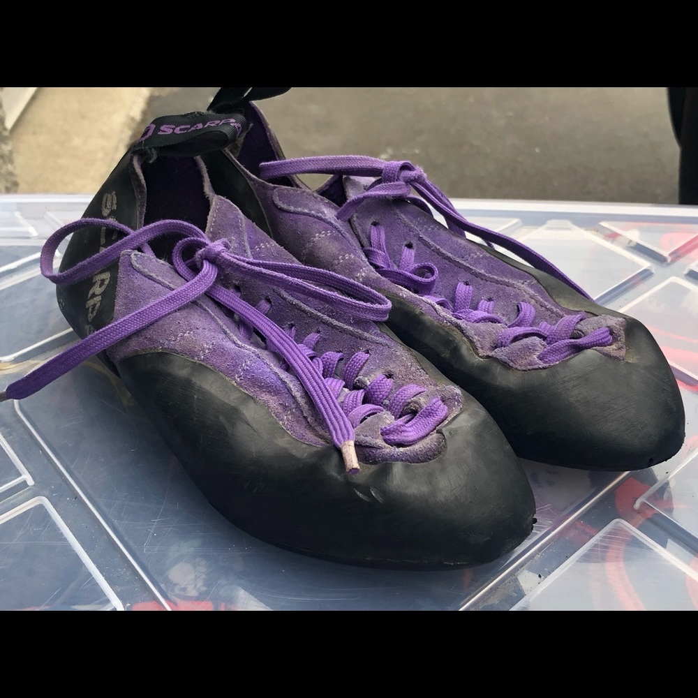Scarpa climbing shoes purple leather worn 6.5